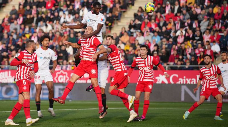 Soi kèo Sevilla vs Girona, 2h ngày 2/5 Vòng 32 La Liga